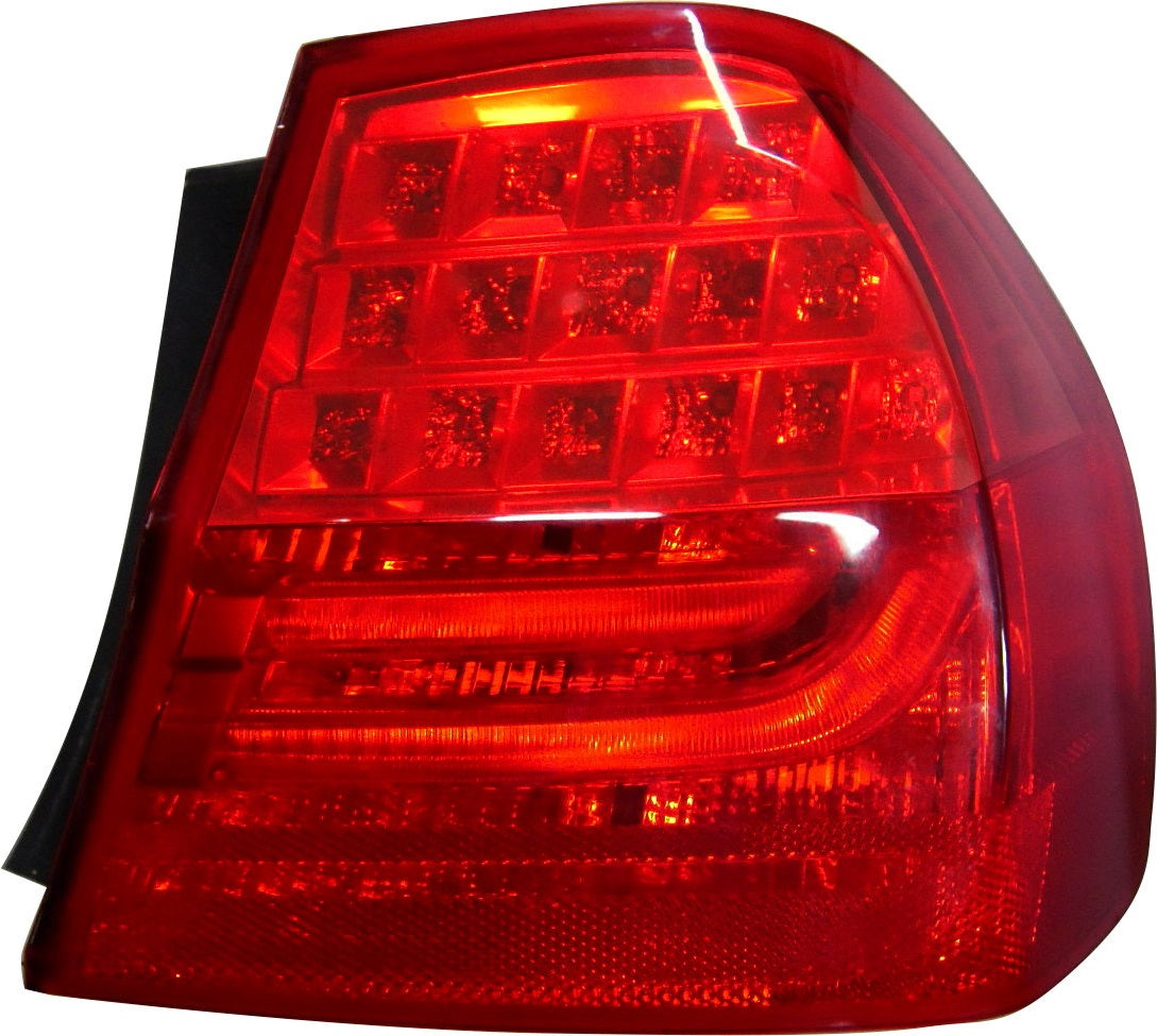 Piloto trasero (sección exterior LED 4 puertas) — BMW SERIE 3 E90 (desde 2009) — derecho