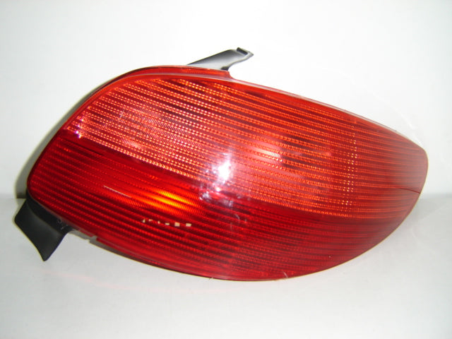 Piloto trasero — PEUGEOT 206 (desde 1998) — derecho