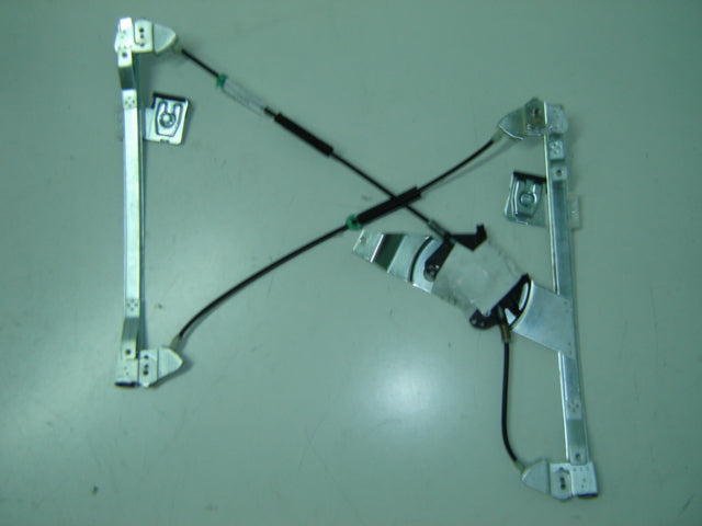 Elevalunas eléctrico delantero — SKODA OCTAVIA (desde 1997) — Para carrocería de 4 puertas. | Sin motor. | Para versión con…