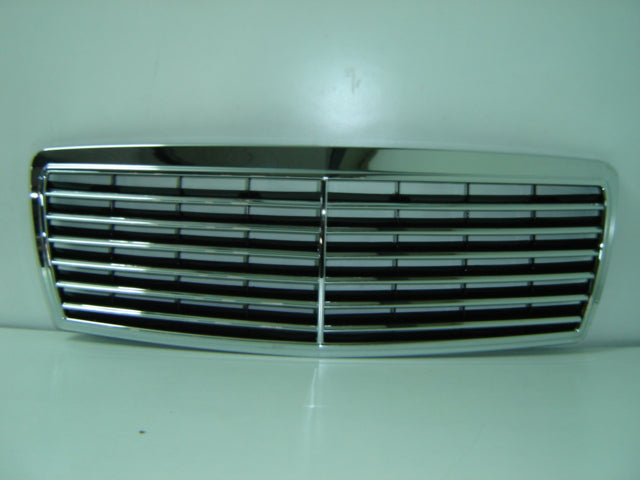 Rejilla para versión AVANTGARDE, opción de referencia A 140705 — MERCEDES C W202 (desde 1993)