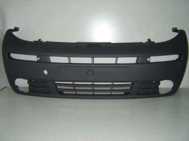 Parachoques delantero (con orificios para) — OPEL VIVARO (desde 2001)