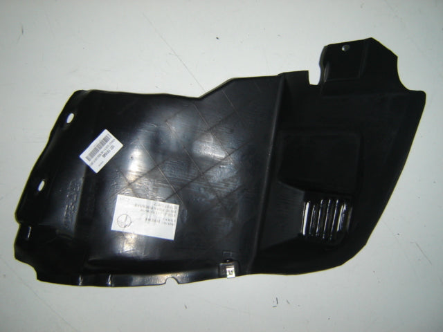 Protector del paso de rueda para RENAULT CLIO (1991–1998) — Derecho
