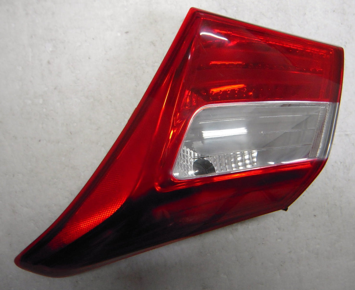 Piloto trasero exterior para hatchback — HYUNDAI I30 HATCHBACK (desde 2013) - derecho