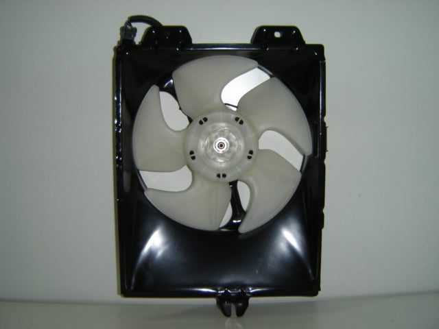 Electroventilador del aire acondicionado — MITSUBISHI LANCER (desde 1996)