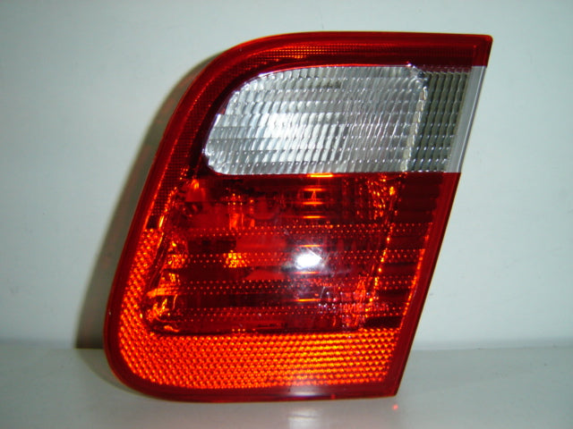 Piloto trasero (central 4 puertas) — BMW E46 (desde 1998) — derecho