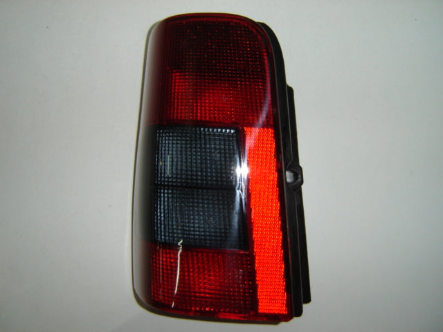 Piloto trasero (1 puerta) — izquierdo — CITROËN BERLINGO / PEUGEOT PARTNER — izquierdo