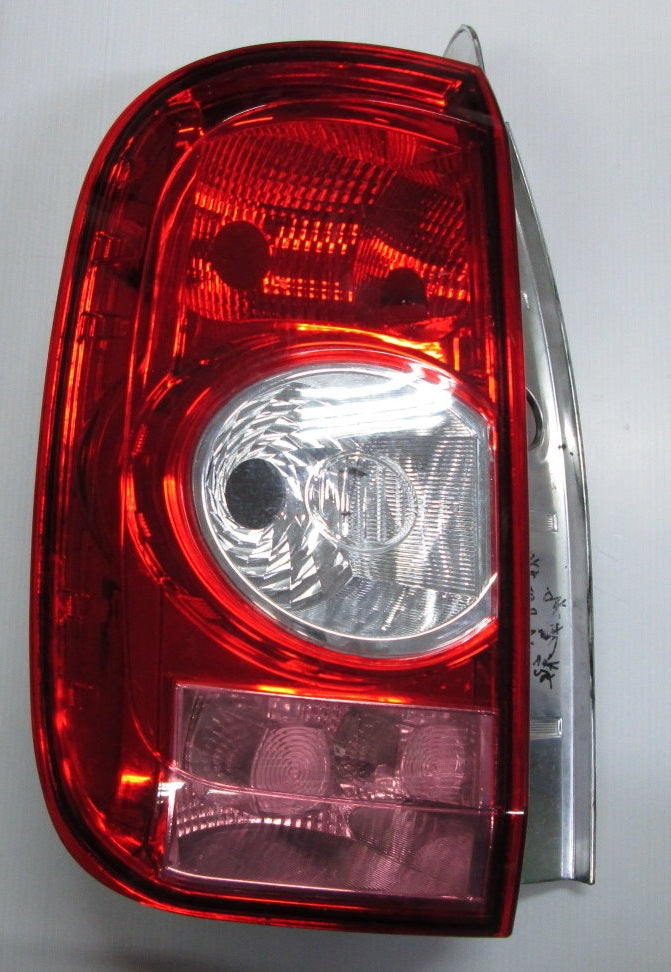 Piloto trasero — DACIA DUSTER (desde 2010) — derecho