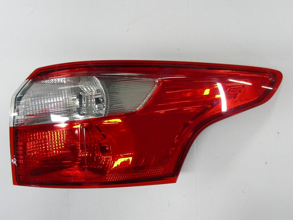 Piloto trasero (familiar) — FORD FOCUS (desde 2011) — derecho