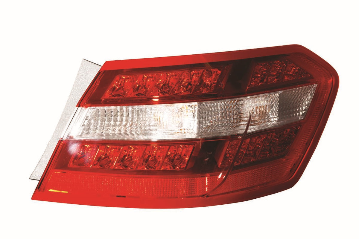 Piloto trasero (sección exterior ELEG LED) — MERCEDES E W212 (desde 2009) — derecho