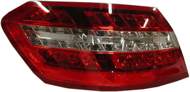 Piloto trasero (sección exterior AVANTG LED) — MERCEDES E W212 (desde 2009) — izquierdo