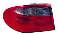 Piloto trasero (sección exterior ahumado/rojo) — MERCEDES W210 (desde 1999) — izquierdo