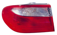 Piloto trasero (sección exterior, acabado blanco/rojo) — MERCEDES W210 (desde 1999) — izquierdo