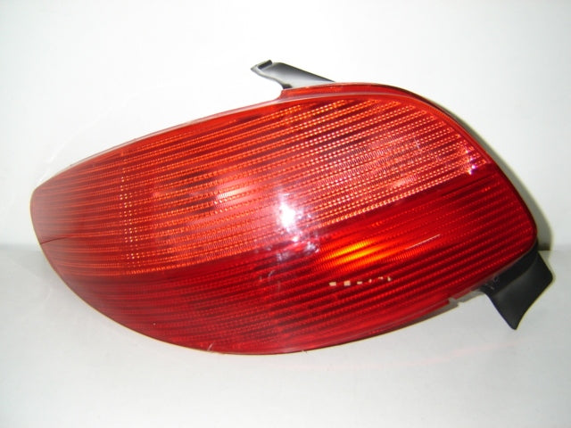 Piloto trasero — PEUGEOT 206 (desde 1998) — izquierdo