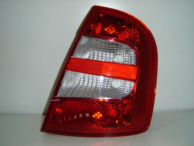 Piloto trasero (3/5 puertas) — derecho — SKODA FABIA (desde 1999) — derecho