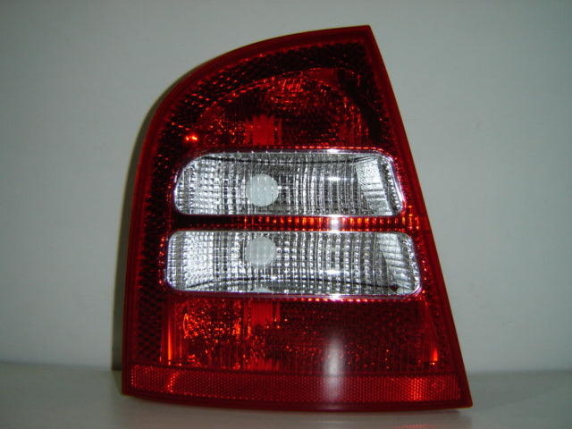 Piloto trasero (sedán) — SKODA OCTAVIA (desde 2001) — izquierdo