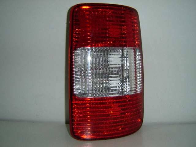 Piloto trasero — VOLKSWAGEN CADDY (desde 2004) — derecho