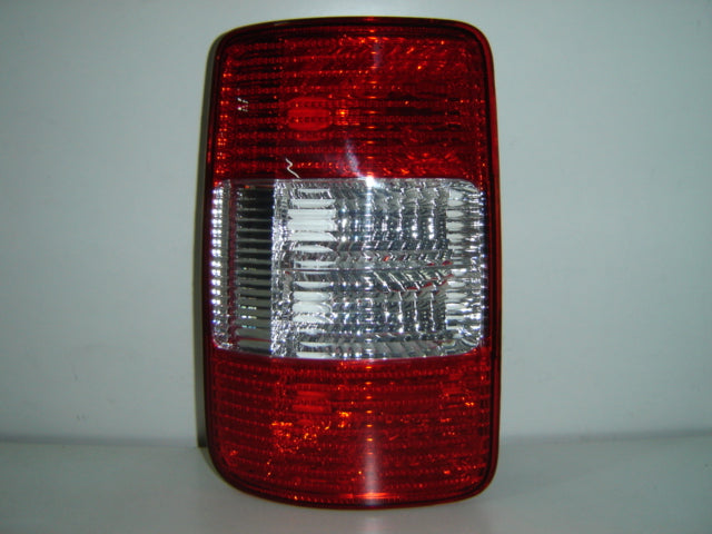 Piloto trasero — VOLKSWAGEN CADDY (desde 2004) — izquierdo