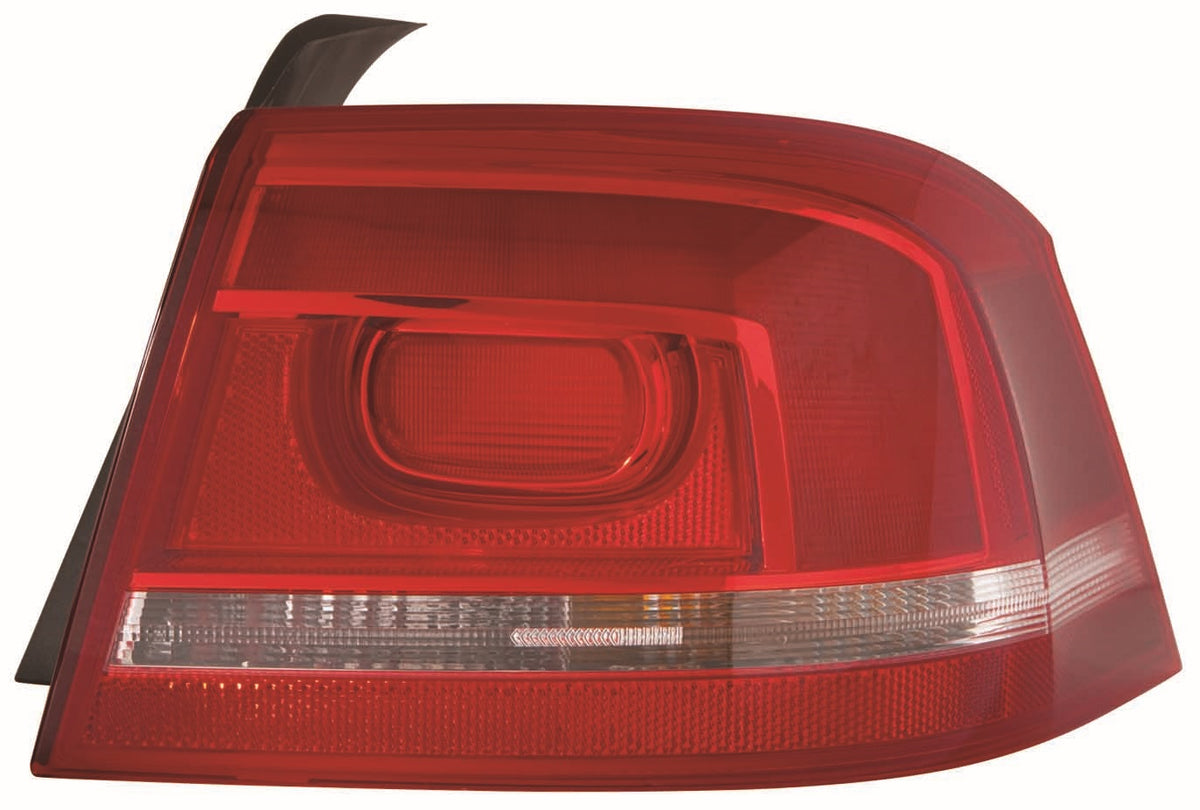 Piloto trasero (4 puertas) — VOLKSWAGEN PASSAT (desde 2010) — derecho