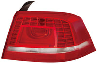 Piloto trasero (4 puertas) (PY21W/W16W/LED) — VOLKSWAGEN PASSAT (desde 2010) — derecho