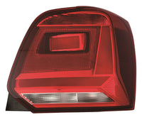 Piloto trasero (oscuro) — VOLKSWAGEN POLO (desde 2014) — derecho