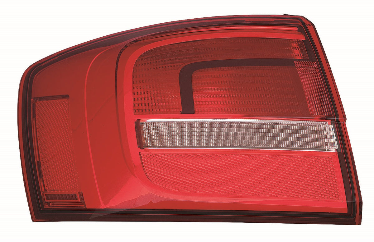 Piloto trasero (sección exterior) — VOLKSWAGEN JETTA (desde 2015) — izquierdo