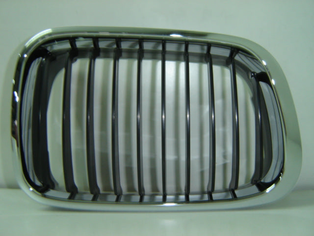Rejilla cromada y negra — BMW E46 (desde 1998) - derecho