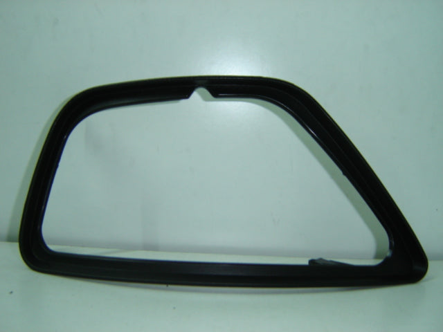 Rejilla del parachoques delantero con orificios — FORD FOCUS (desde 2002) - izquierdo