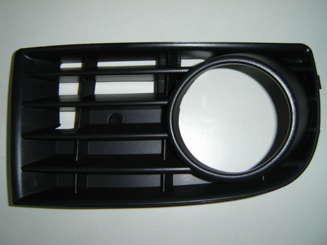 Rejilla del parachoques (con orificios para faro) — VOLKSWAGEN GOLF V (desde 2003) - derecho