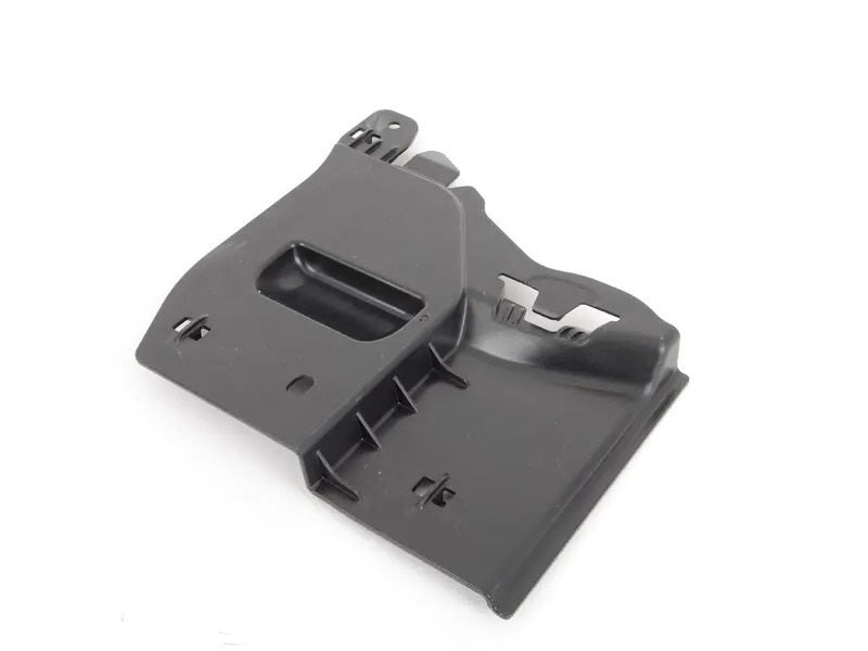 Protector inferior del motor (1.6/2.0DIESEL) — VOLKSWAGEN GOLF VII/A3 (desde 11/2012) - izquierdo