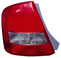 Piloto trasero — MAZDA 323 (1999–2001) — izquierdo