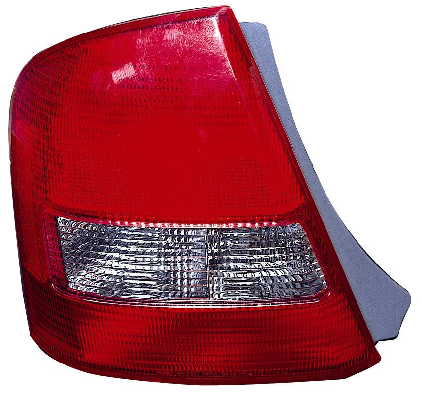 Piloto trasero — MAZDA 323 (1999–2001) — izquierdo